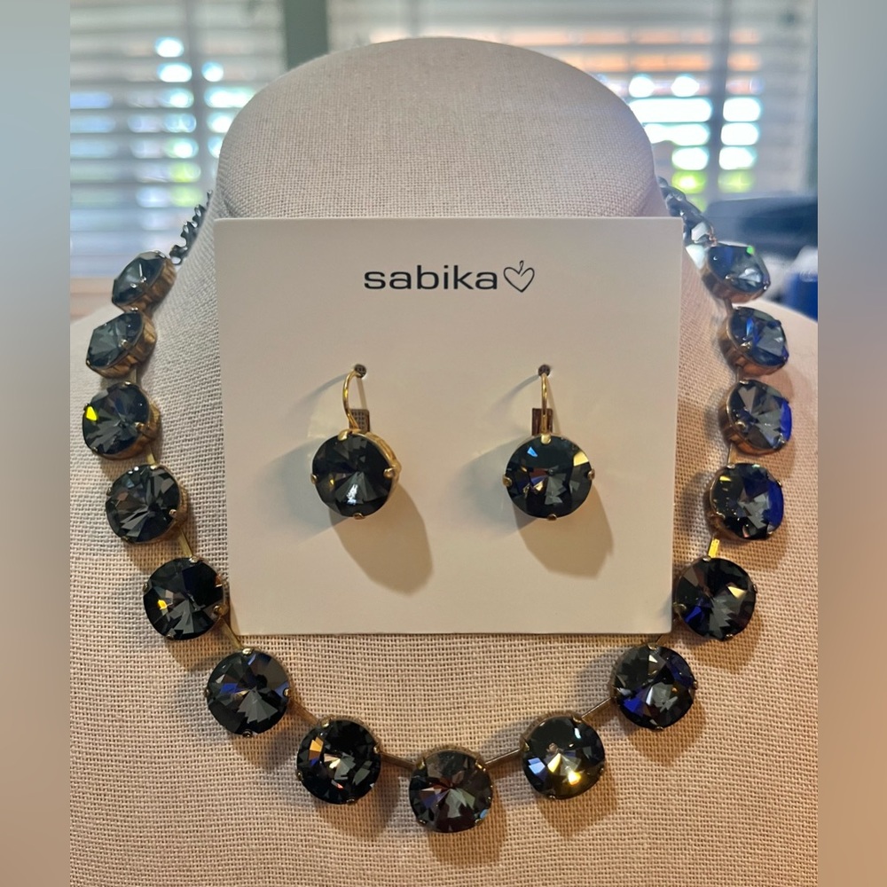 Sabika Inspired Vienna choker & drop earrings